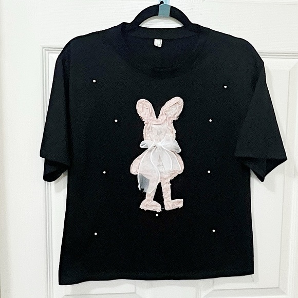 Short-Sleeve Rabbit Embroidered T-Shirt Size Small - Picture 2 of 4